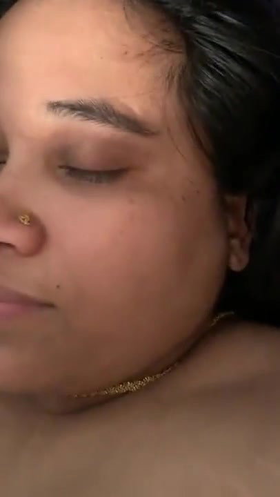 shaved pussy bhabhi fucked in missonary position