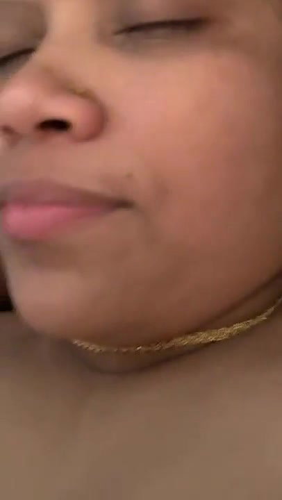 shaved pussy bhabhi fucked in missonary position