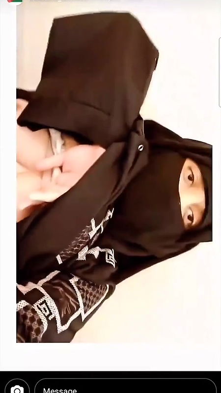 boob show in restaurant and blowjob by dehati burkha GF