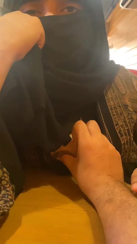 boob show in restaurant and blowjob by dehati burkha GF