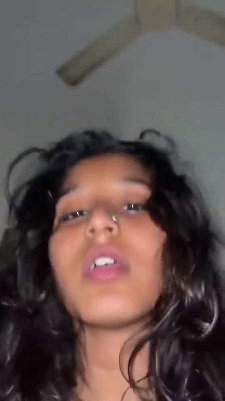 cute expressions girl show