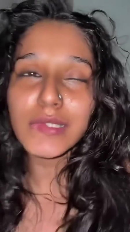 cute expressions girl show