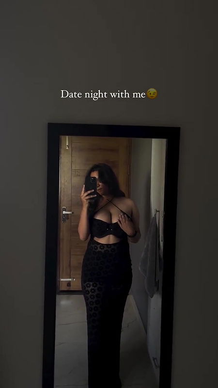 Famous Insta Model Viral Showing Pressing Huge Boobs   Lulustream mp4