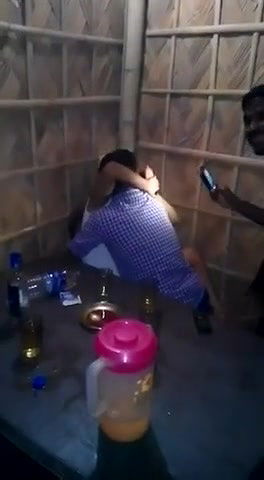 randi ke sath cafe mein