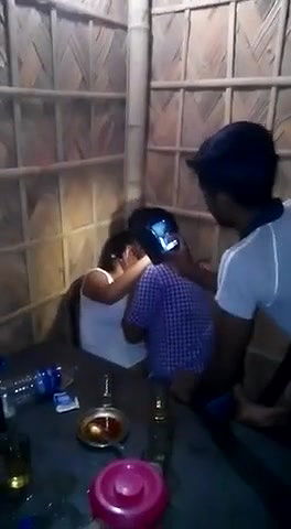 randi ke sath cafe mein