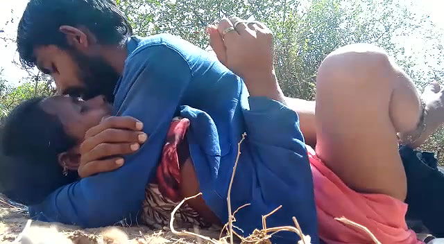 outdoor hardcore sex with dehati bahbhi