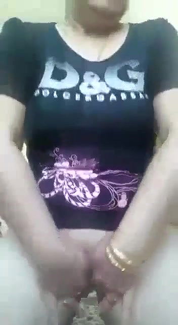 hot desi bhabhi pussy show