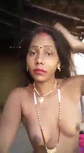 bhabhi dress kholke chut mein ungli kri