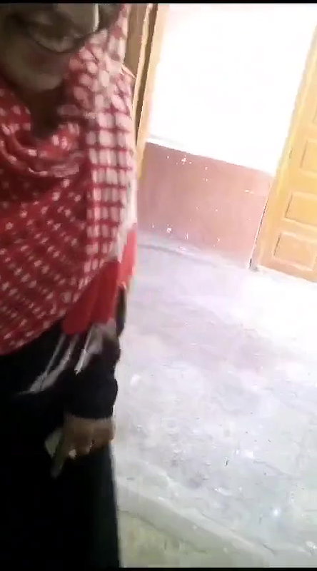 office mein hijabi ladki ne lund chusa