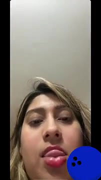 chubby girl nude show in bathroom