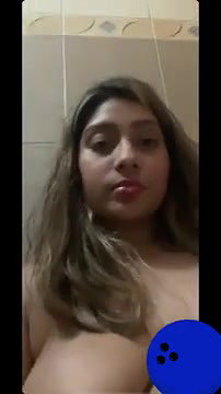 chubby girl nude show in bathroom