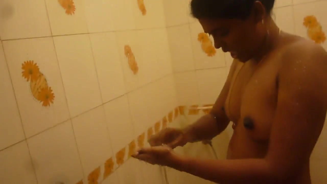 pervet guy record shower of gf