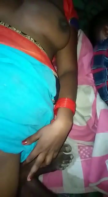 chuche dabate hur bhabhi ki chudai kri