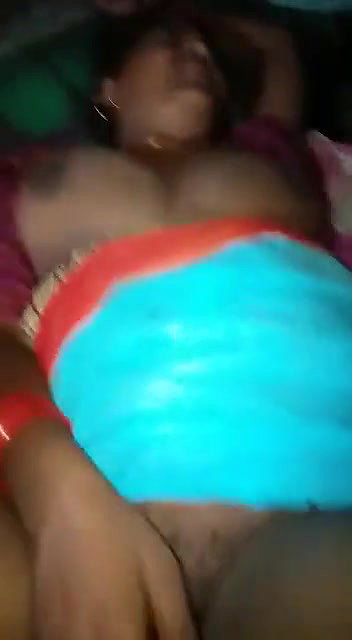 chuche dabate hur bhabhi ki chudai kri