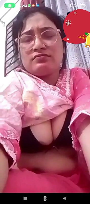 Cheater Mature Wife Showing Lover