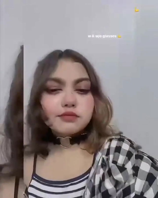 Glasses Babe Showing