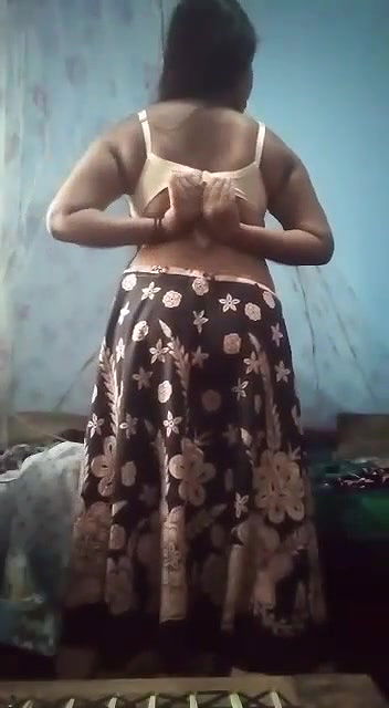 long hair cute girl nude show