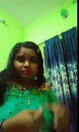 Desi girl show her Nude in lover