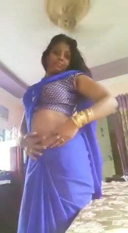 saree uthake bhabhi chut ragdi