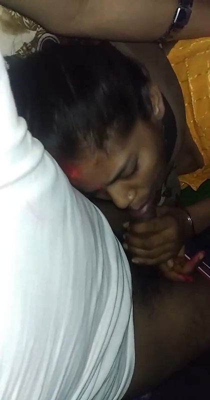 saree wearing bhabhi blowjob