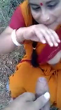saree boudi outdoor blowjob