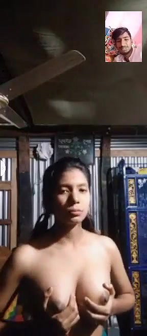 ladki ne vc mein boob dikhayi bf ko