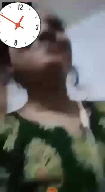 video call mein bhabhi ne chuche dikhayi