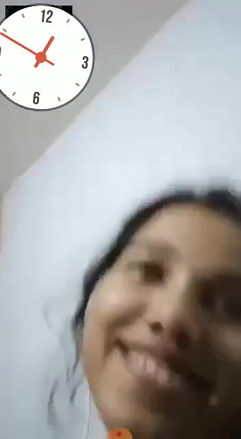 video call mein bhabhi ne chuche dikhayi