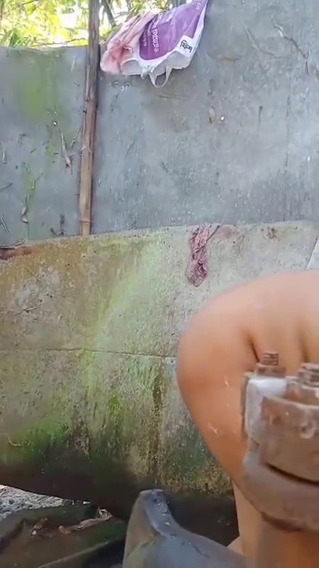 hubby ne nangi wife ki video banayi nahate hue