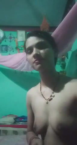 slim bhabhi making nude video