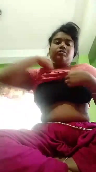 web cam girl pussy rub and big boob show