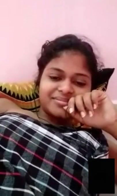 boob show by gf on video call