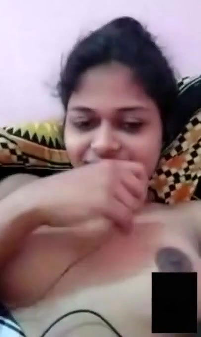 boob show by gf on video call