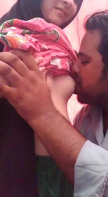 Kashmiri Girl Boobs Sucked