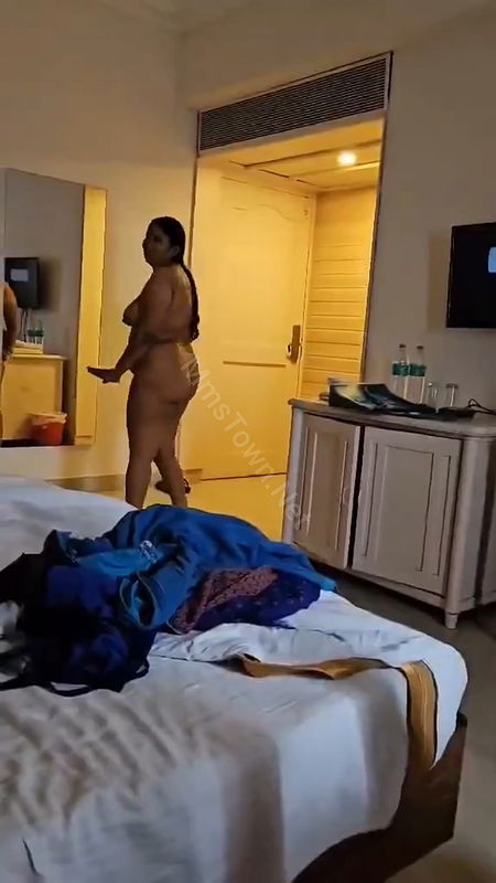 Famous Tamil Aunty Nude Captured Talking