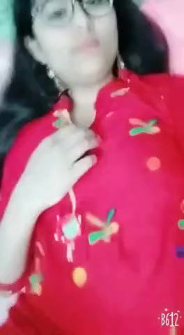 College girl fingering pussy MMS sex video