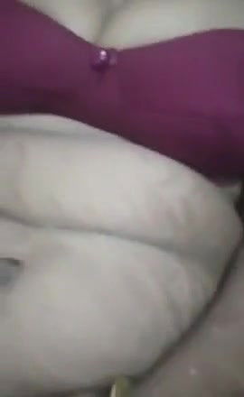 Mature Bhabhi striptease show video