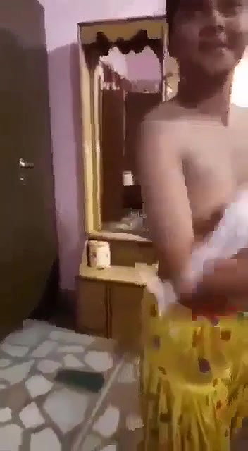 Desi sikhni undressed