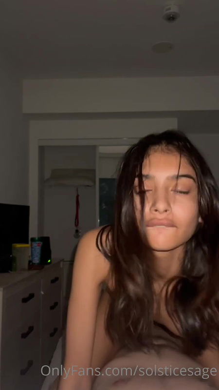 5 6057627977426933744