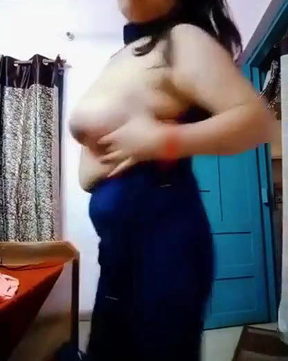Super sexy Randi Bhabhi dancing naked video