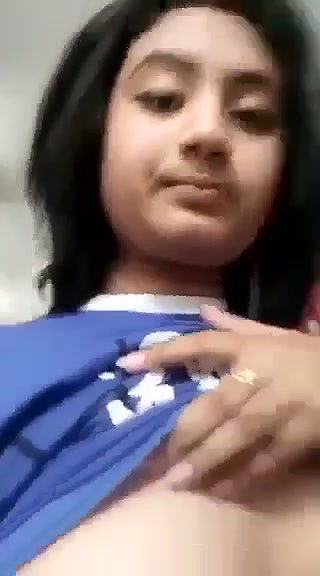 Desi selfie girl shows her Nude