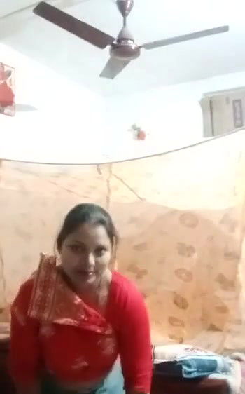 Desi horny Bhabhi show her Nude