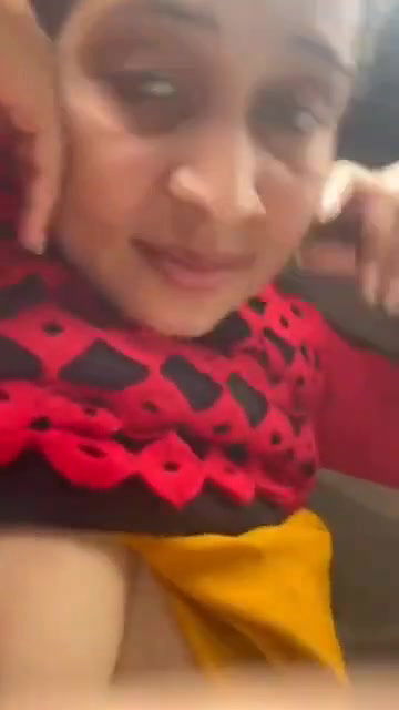 Pakistani Bhabhi exposed in car