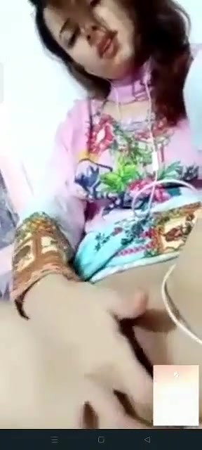 Sharam karo says paki girls bf on video call