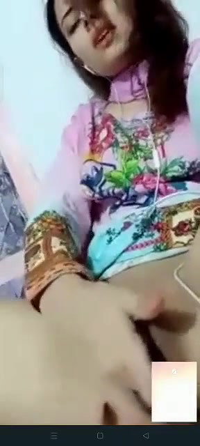 Sharam karo says paki girls bf on video call