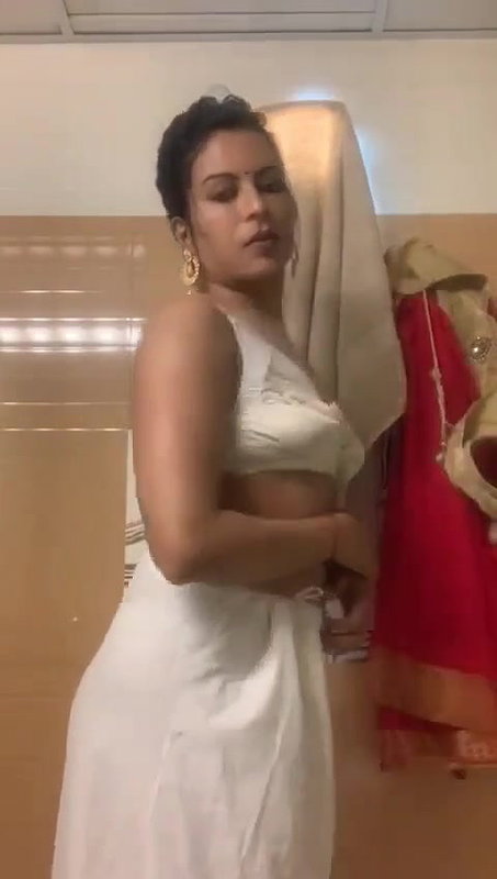 Bhabhi Stripping 1