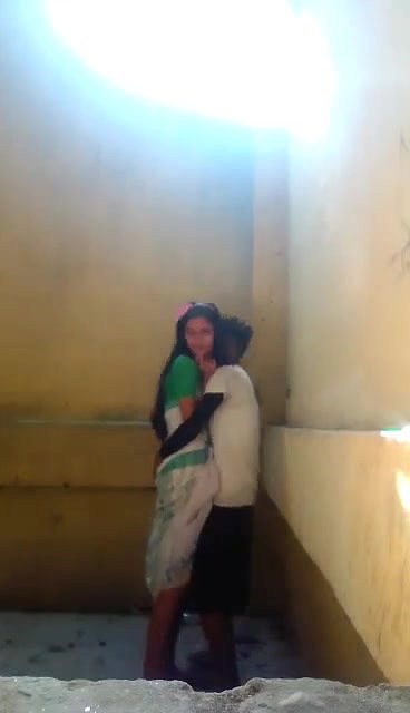 sex in abandoned house