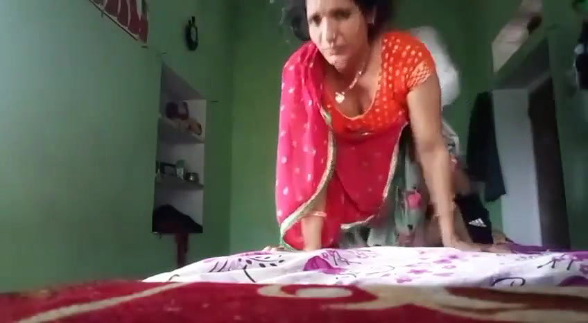 biwi ko ghodi banake pela