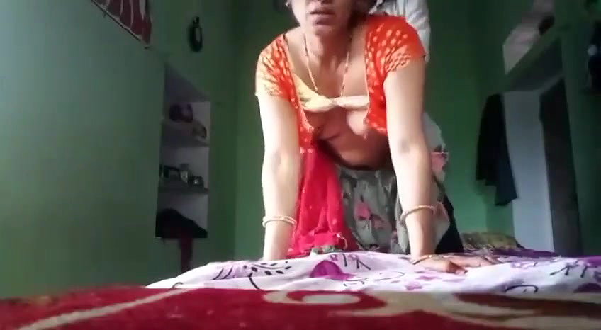 biwi ko ghodi banake pela