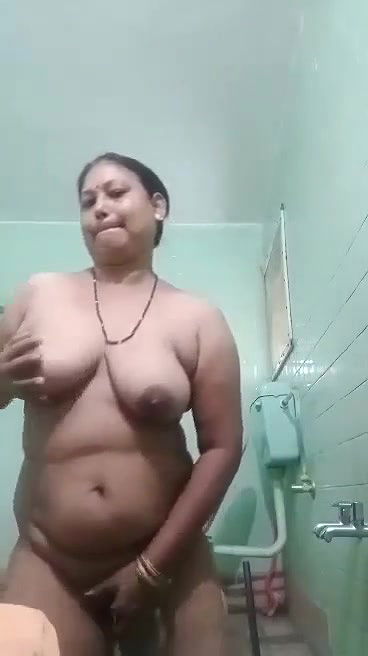 aunty badi badi chuche or chut dikhayi